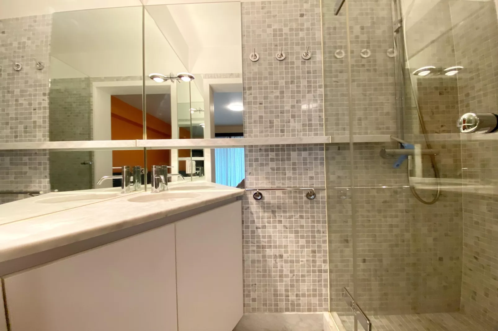 SUNFLOWER 0705GAR-Badkamer