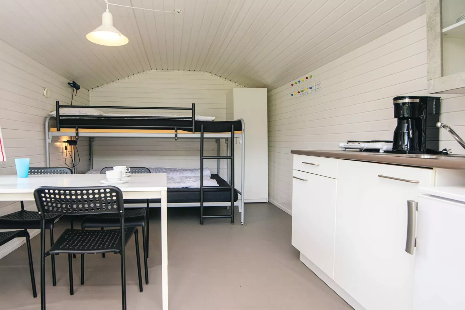 Hytte til 4 pers., med WC-Binnen