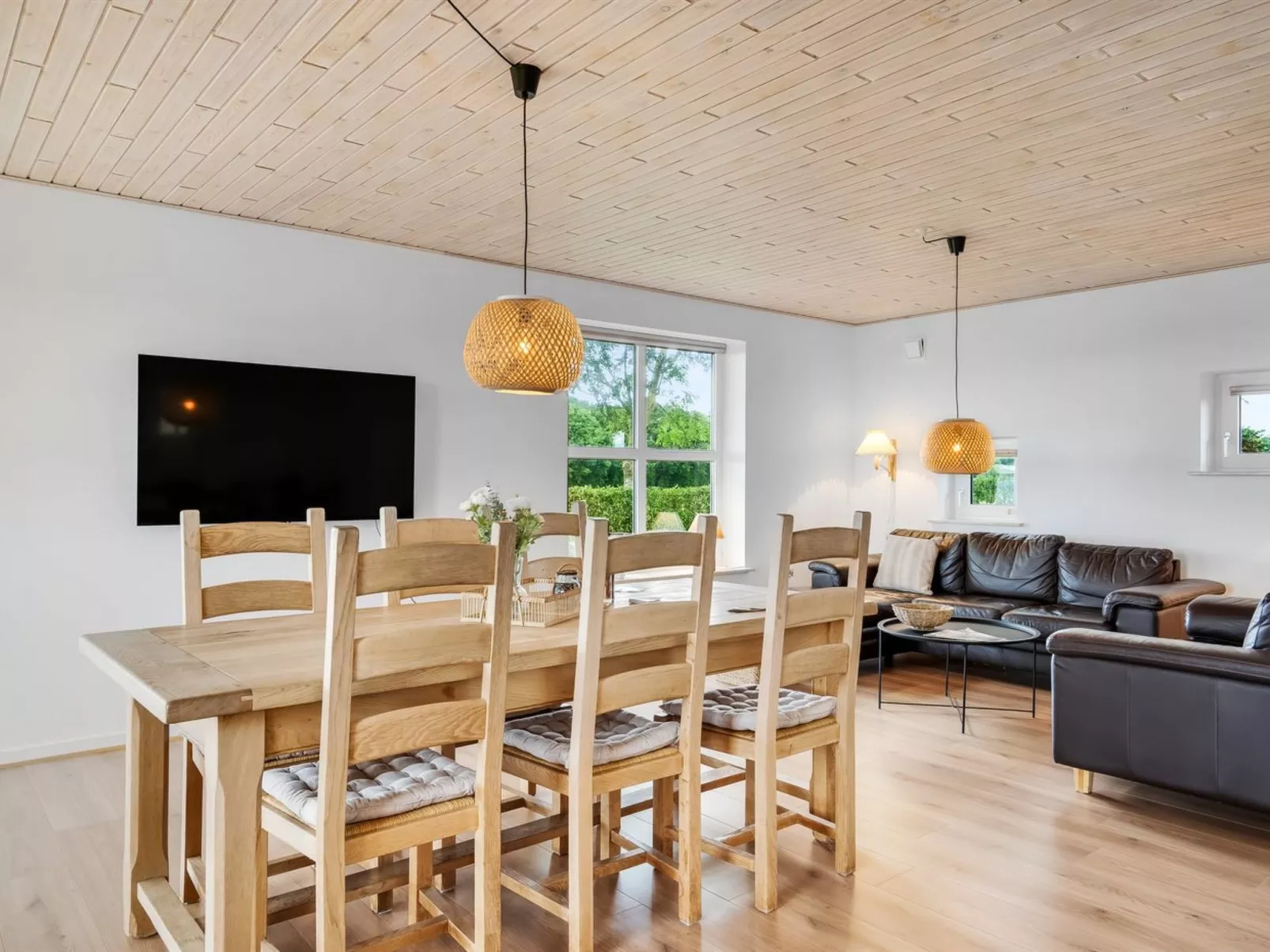 "Erja" - 300m to the fjord-Binnen