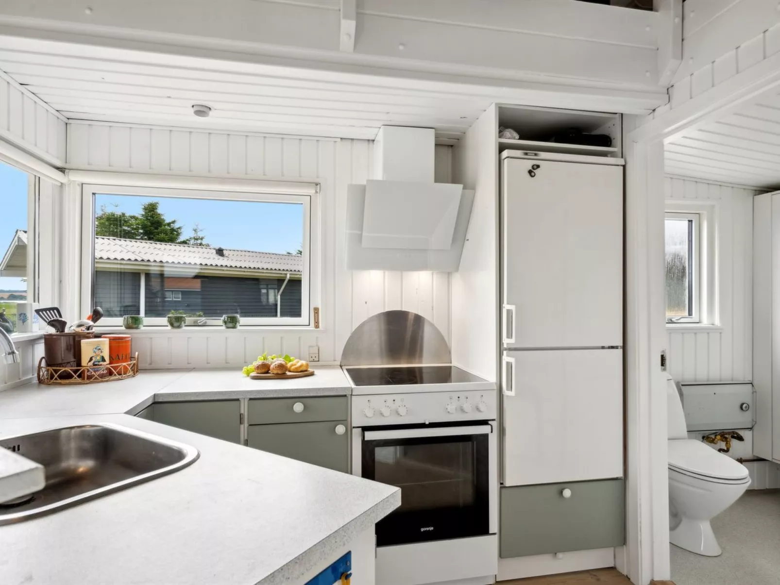 "Gudmar" - 75m from the sea-Binnen