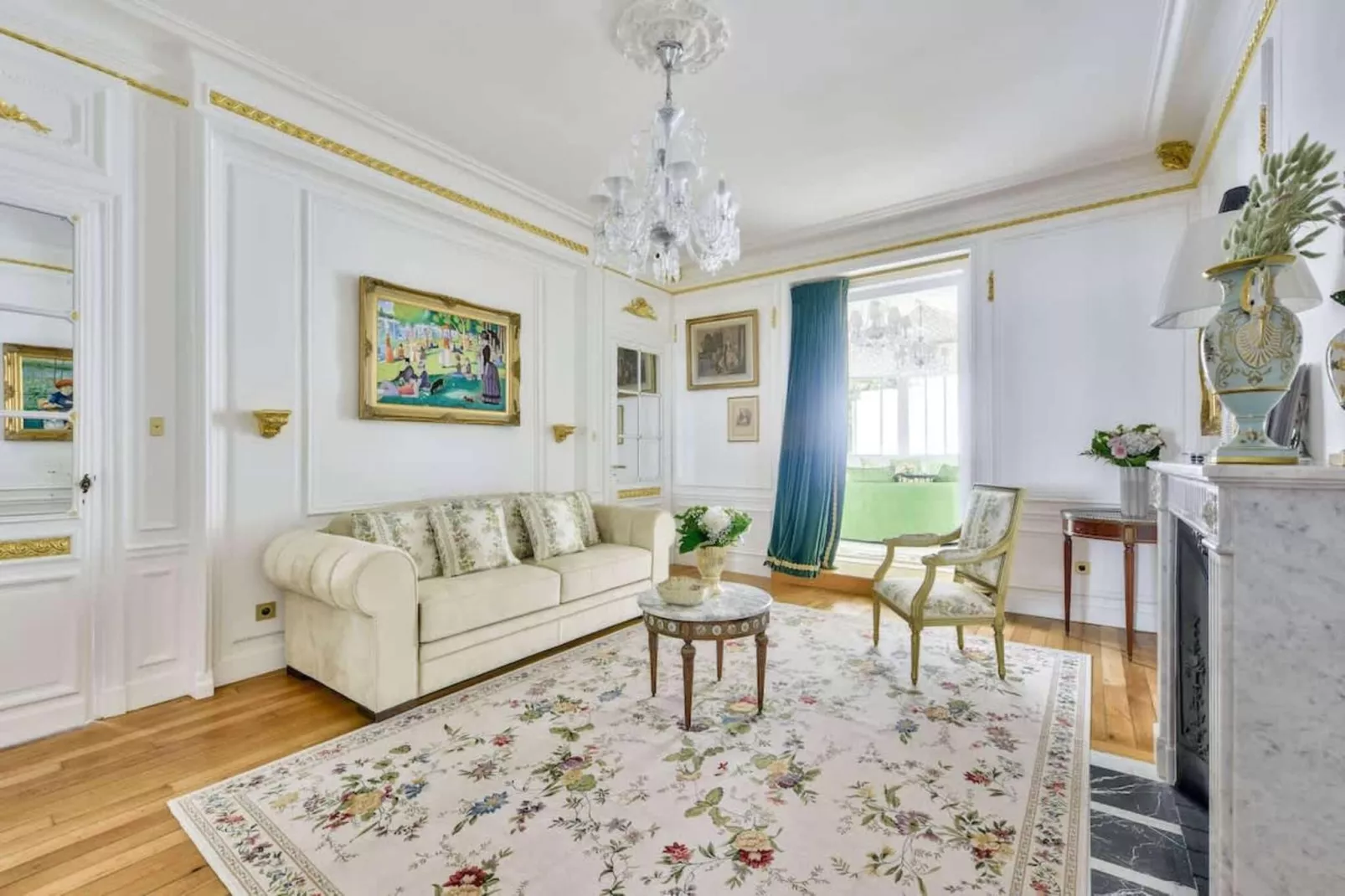 Noble demeure de luxe en plein coeur de Paris-Woonkamer