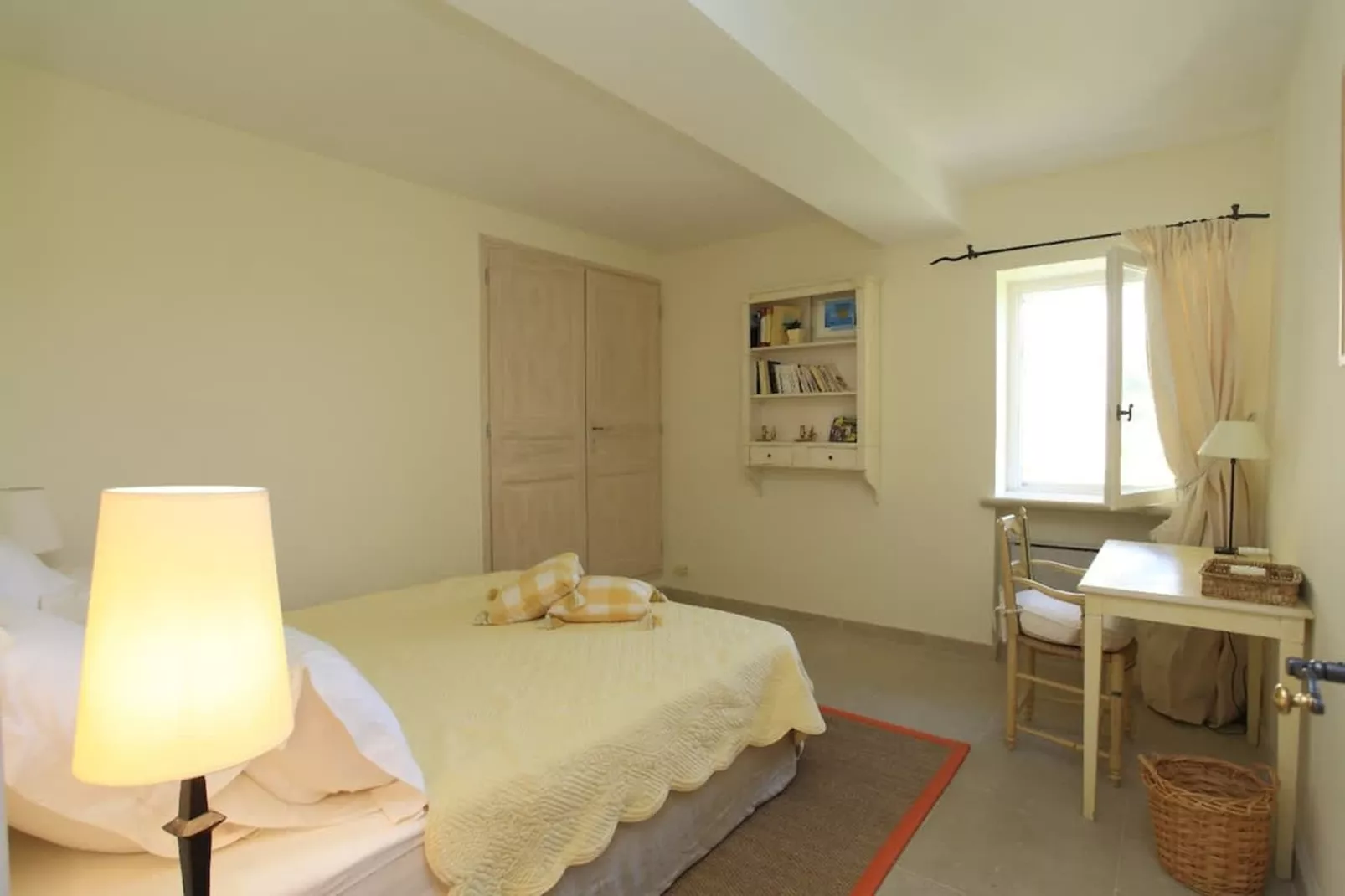 Bastide avec piscine 3 terrasses dans un écrin de verdure-Slaapkamer