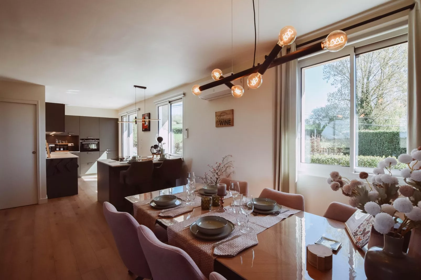 Pavillon le Papillon - Eetkamer