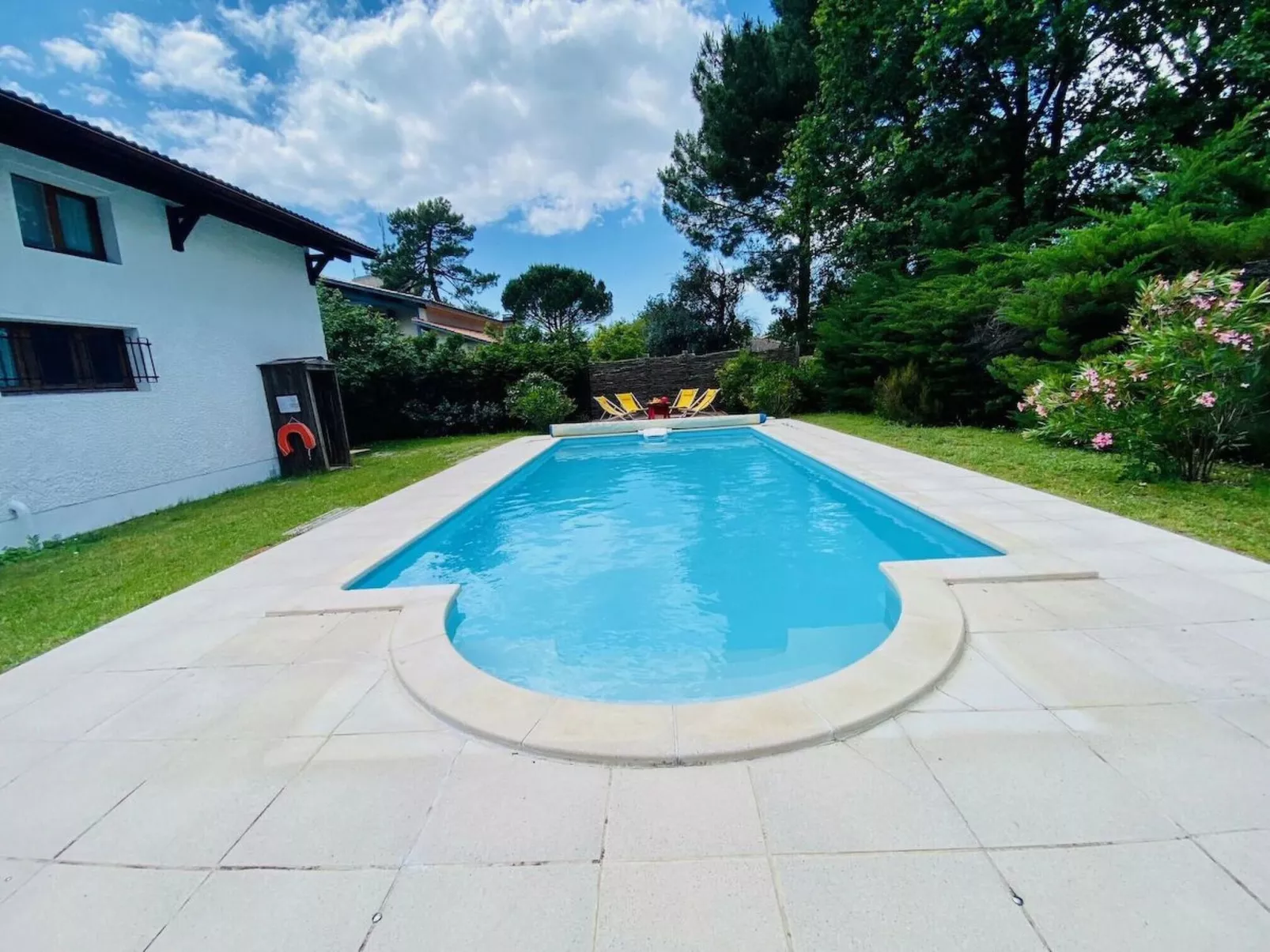 Swimmingpool - Strand - Geschäfte - Image-tags.info