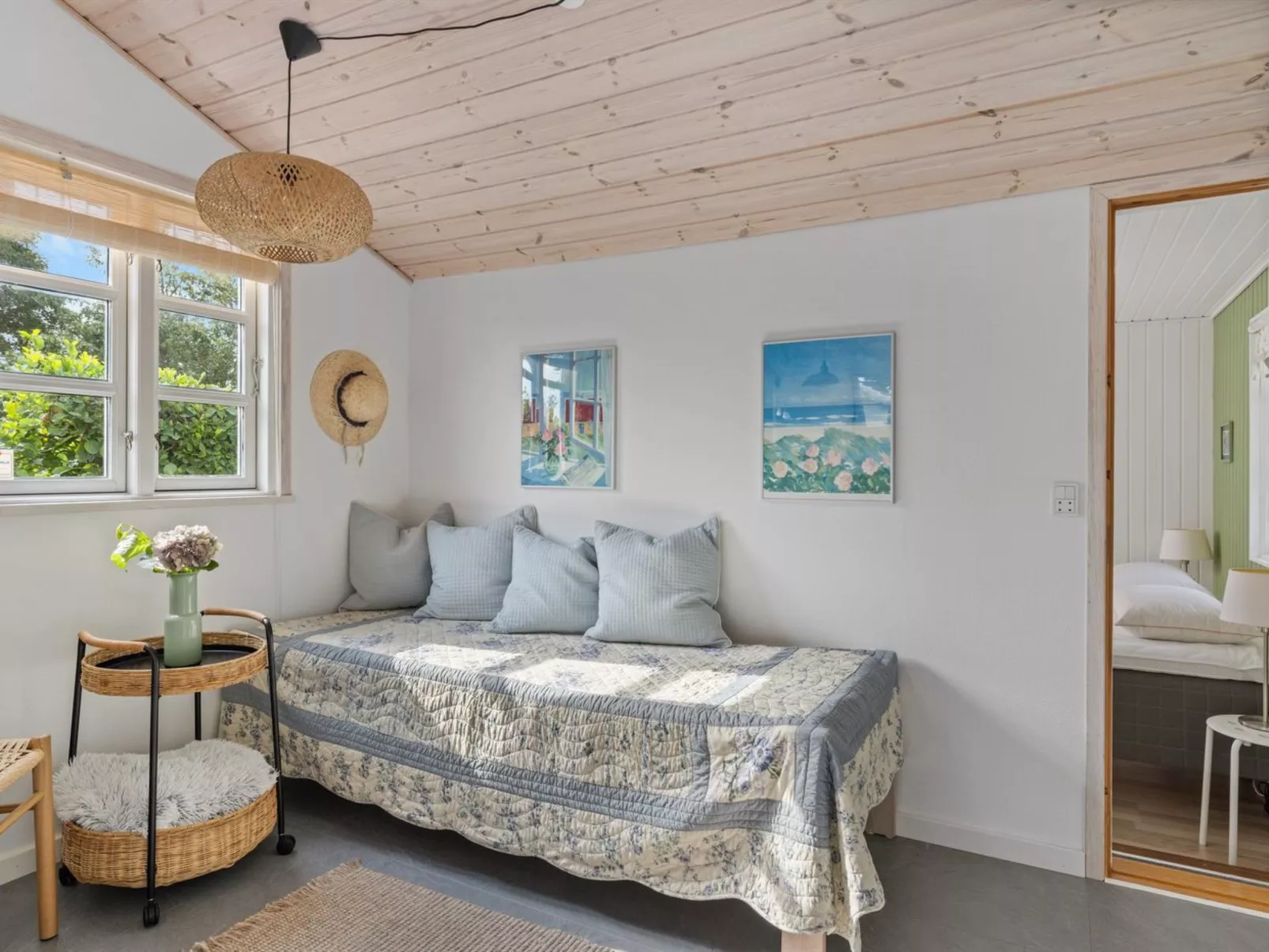 "Lenya" - 60m from the sea - Binnen