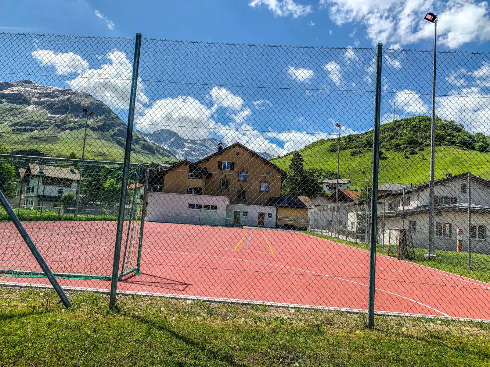 Mit Blick in die Berge - Image-tags.info