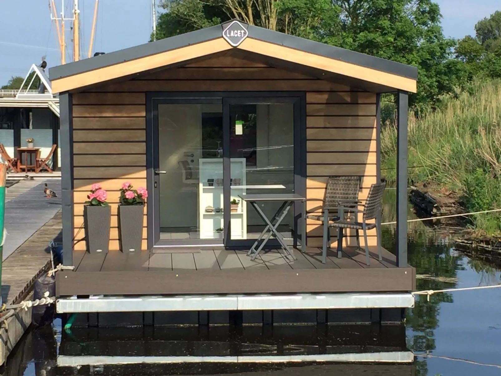 Hausboot KHT 1 Lacet mit Elektrokamin im Salon, 1 Schlafraum, Küche, Duschbad m - Image-tags.info