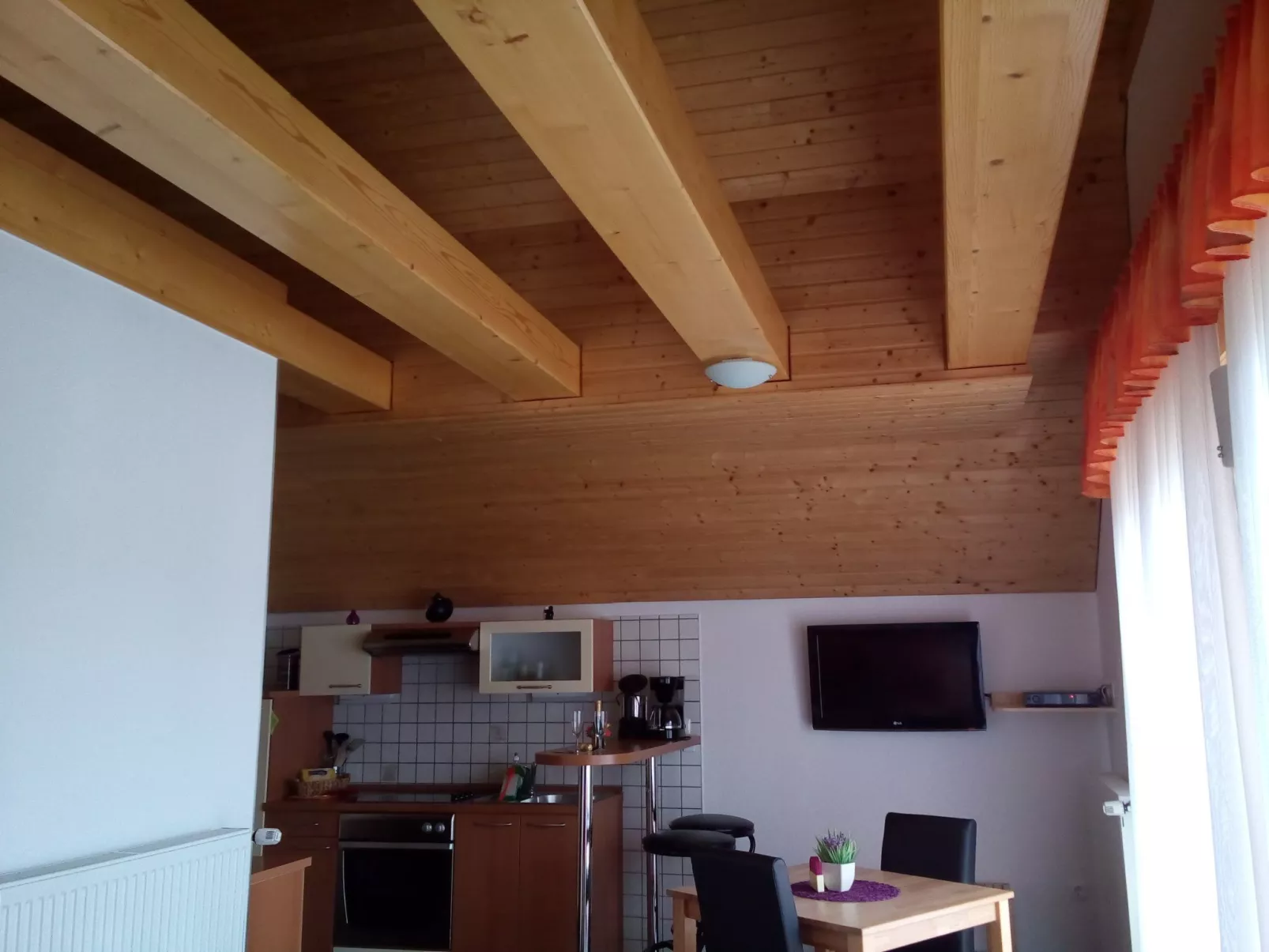 Studio-Appartement mit Balkon - Image-tags.info