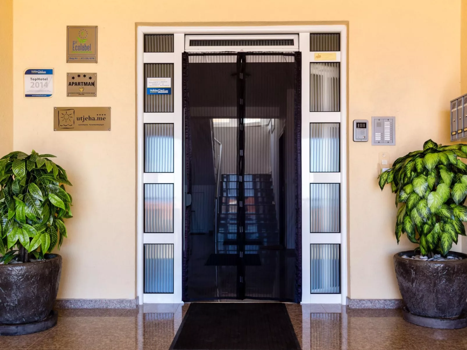 Wohnung in Utjeha-Bušat mit Terrasse und Grill-Image-tags.info