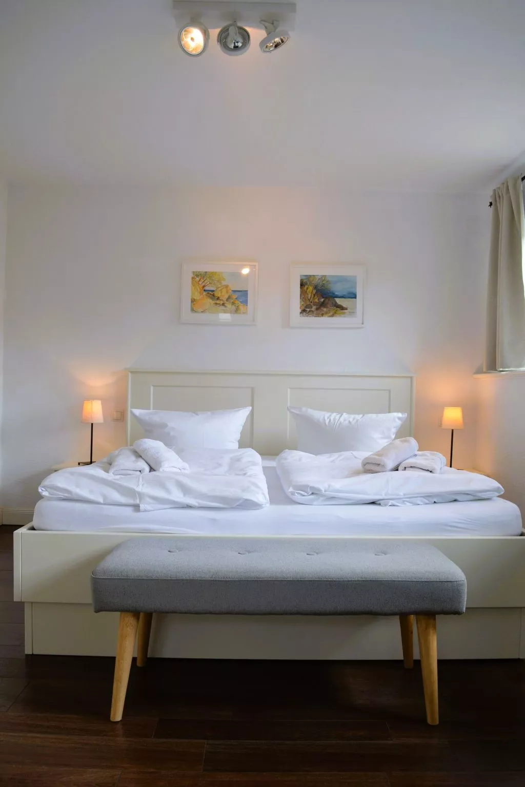 TRADITIONELLES REETDACHHAUS MIT SAUNA, KAMINOFEN UND PRIVATEM WASSERZUGANG - Image-tags.info