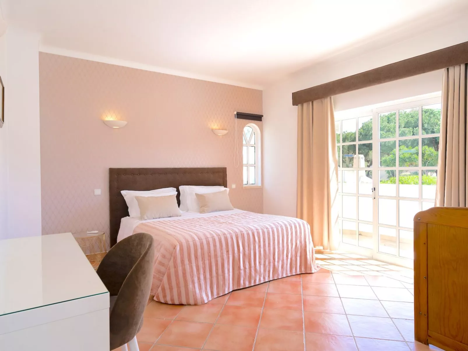 7 Schlafzimmer Villa, Familie, Kinder, Gruppen, Strand, Pool, Garten - Image-tags.info