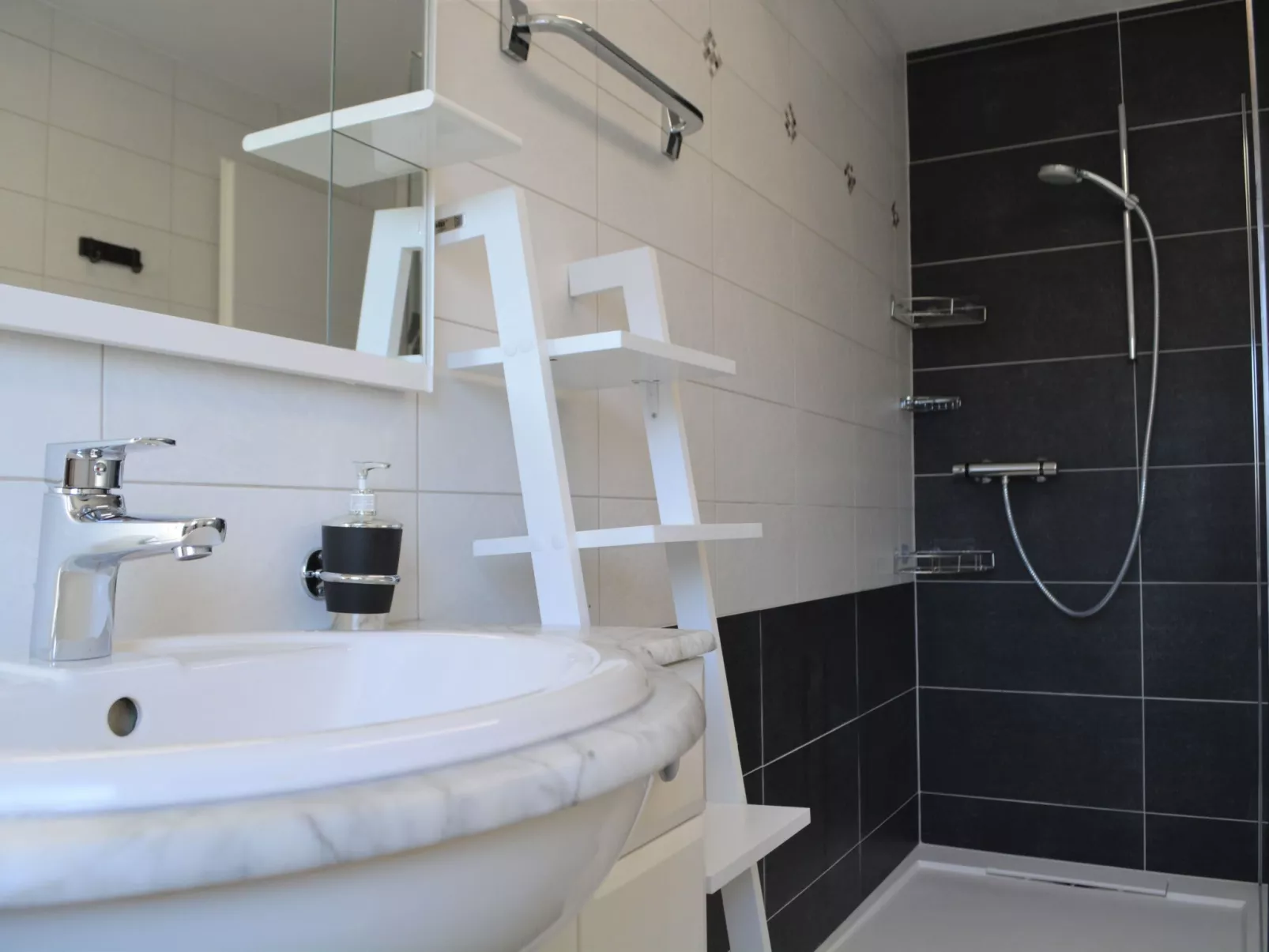 Haus Sunshine - Image-tags.info