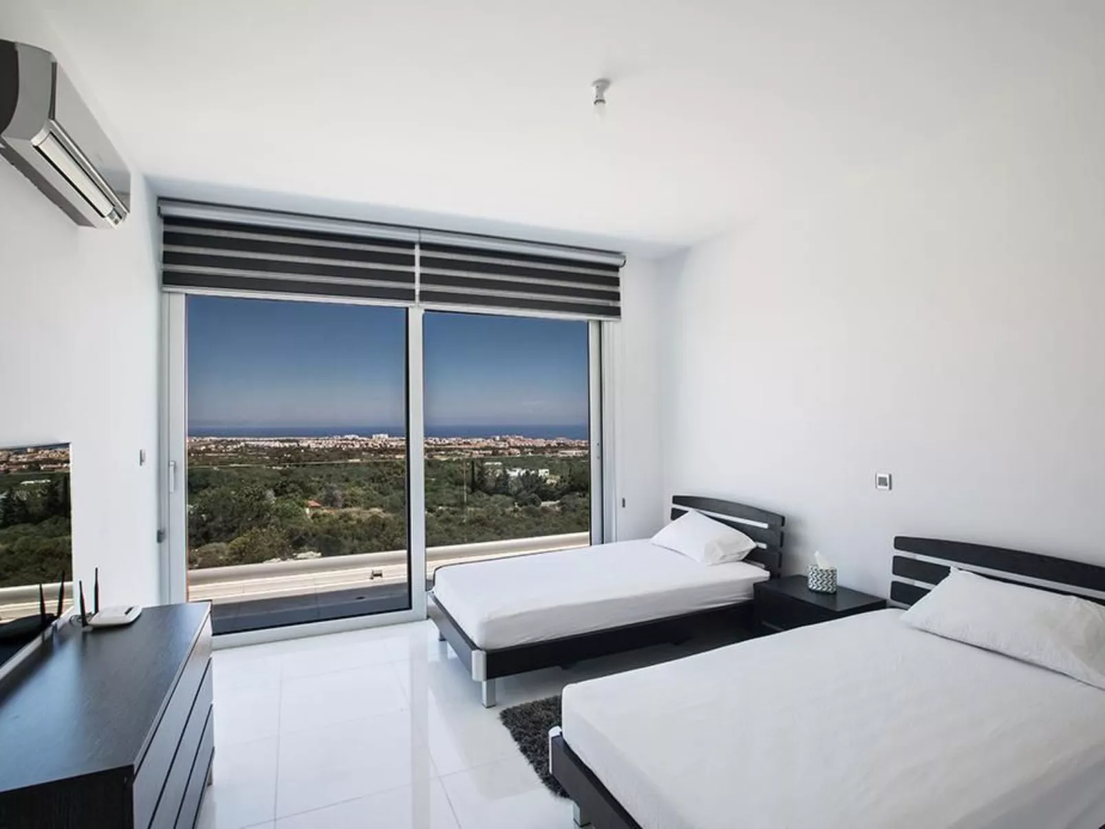 Moderne 3-Schlafzimmer-Villa mit atemberaubendem Meerblick - Image-tags.info