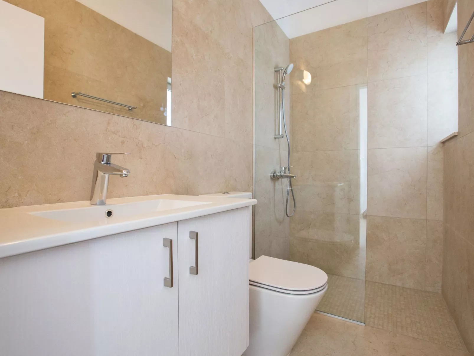 3-Schlafzimmer-Villa mit privatem Pool im Zentrum - Image-tags.info