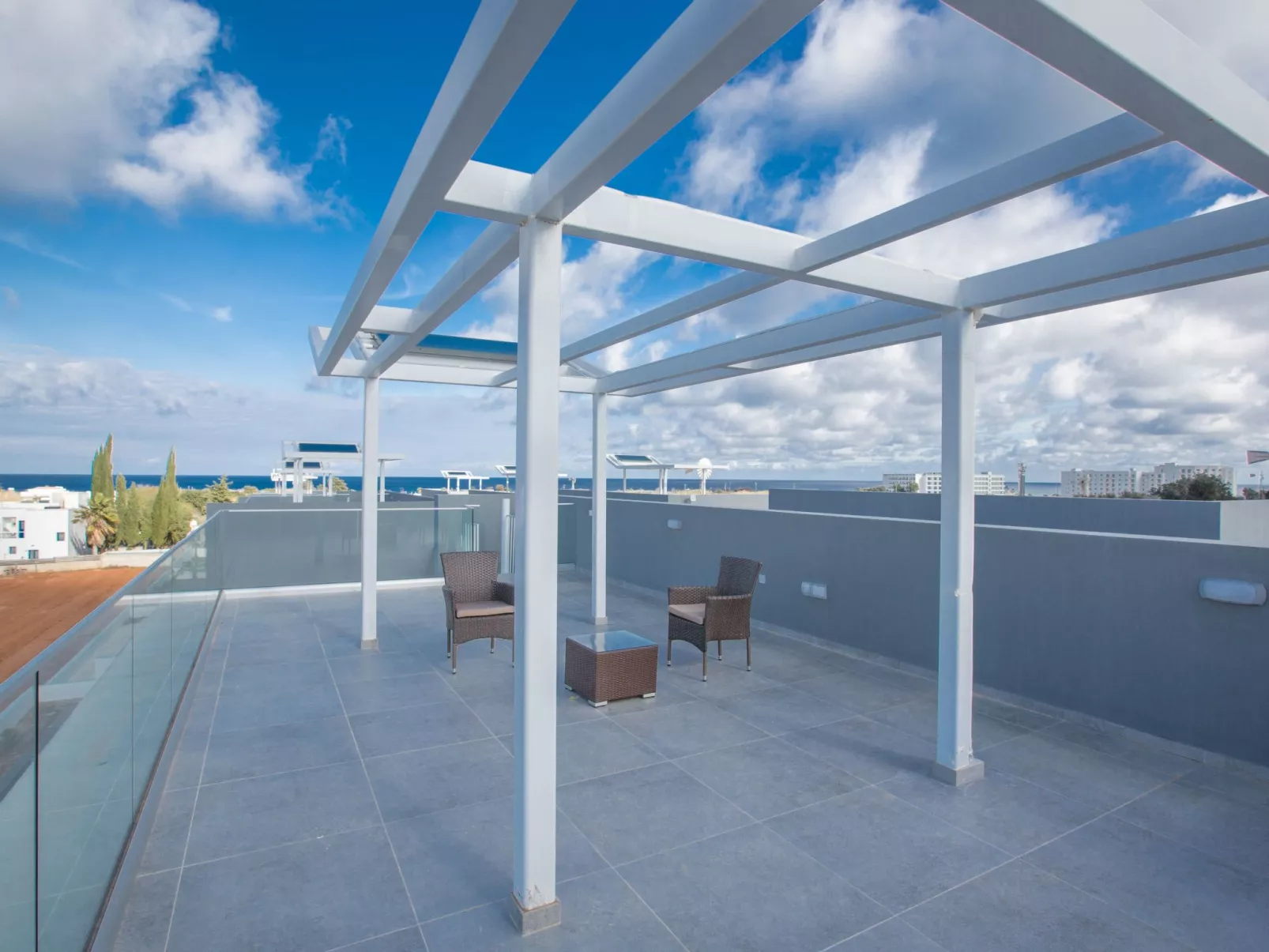 3-Schlafzimmer-Villa mit privatem Pool und Dachgarten - Image-tags.info