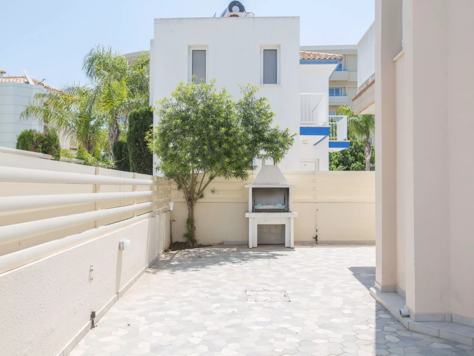 Moderne Ferienvilla PV5 mit großem Garten - Image-tags.info