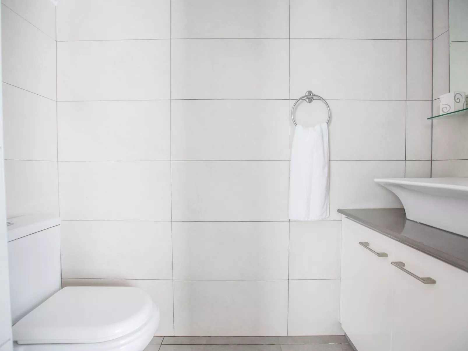 Moderne, geräumige Villa am Strand mit Pool - Image-tags.info