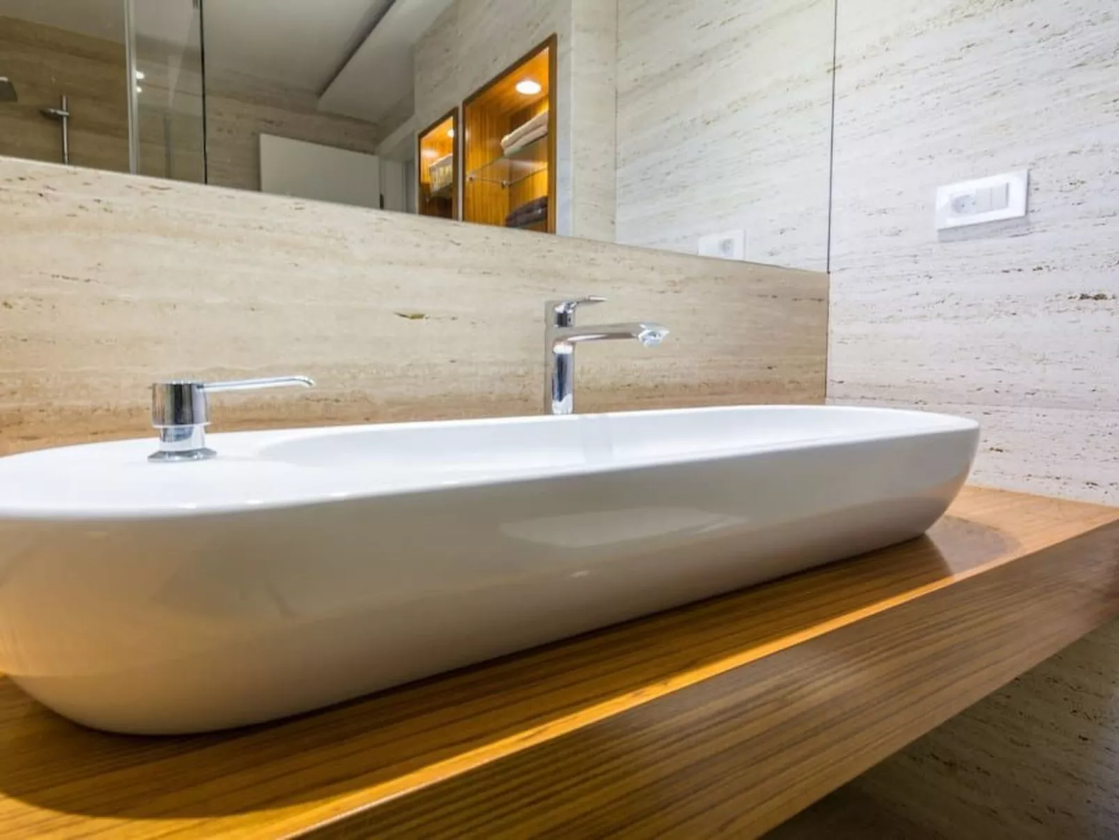 Luxuriöse Villa White Rose mit Pool in der Nähe von Zrče Beach - Image-tags.info