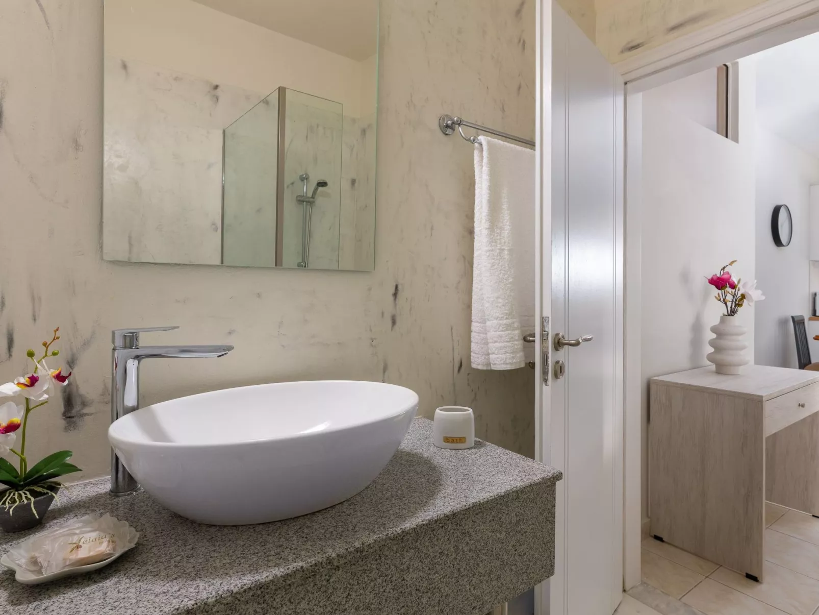 Athena PoolFront - Image-tags.info