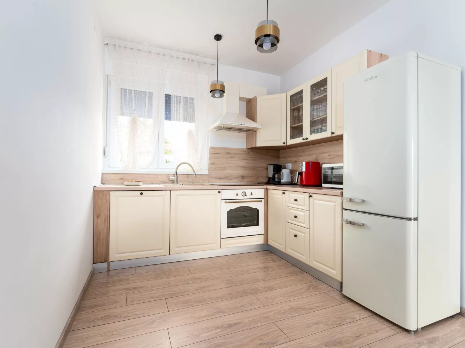 Schöne neue Villa mit Pool in Strandnähe - Image-tags.info