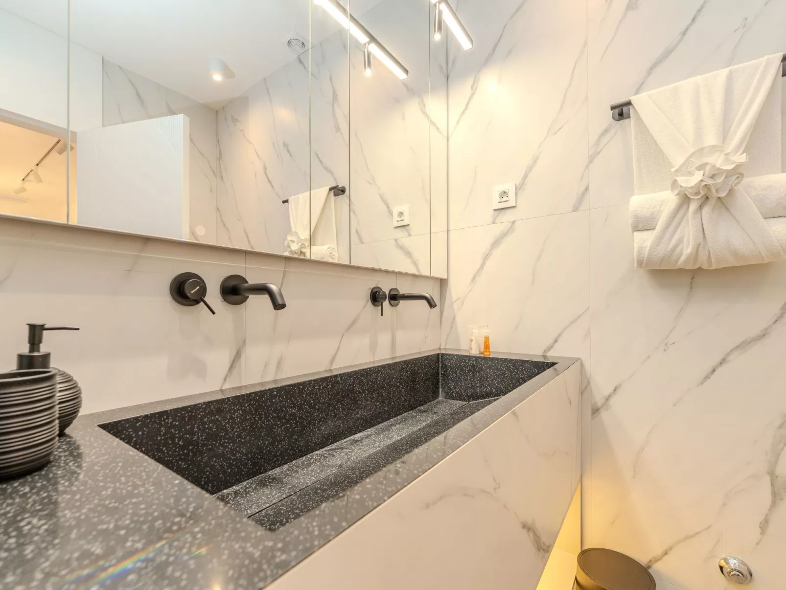 Zwei-Schlafzimmer-Wohnung Dantela mit privatem Pool - Binnen