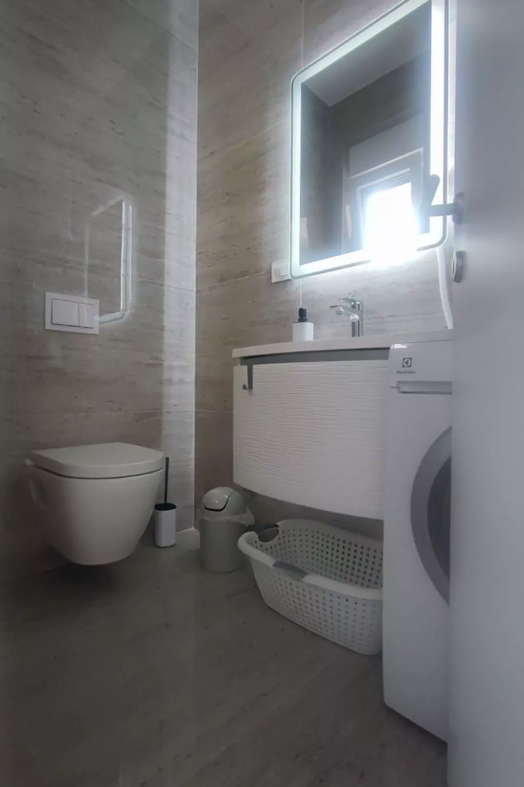 HH Cvetkovic - Image-tags.info