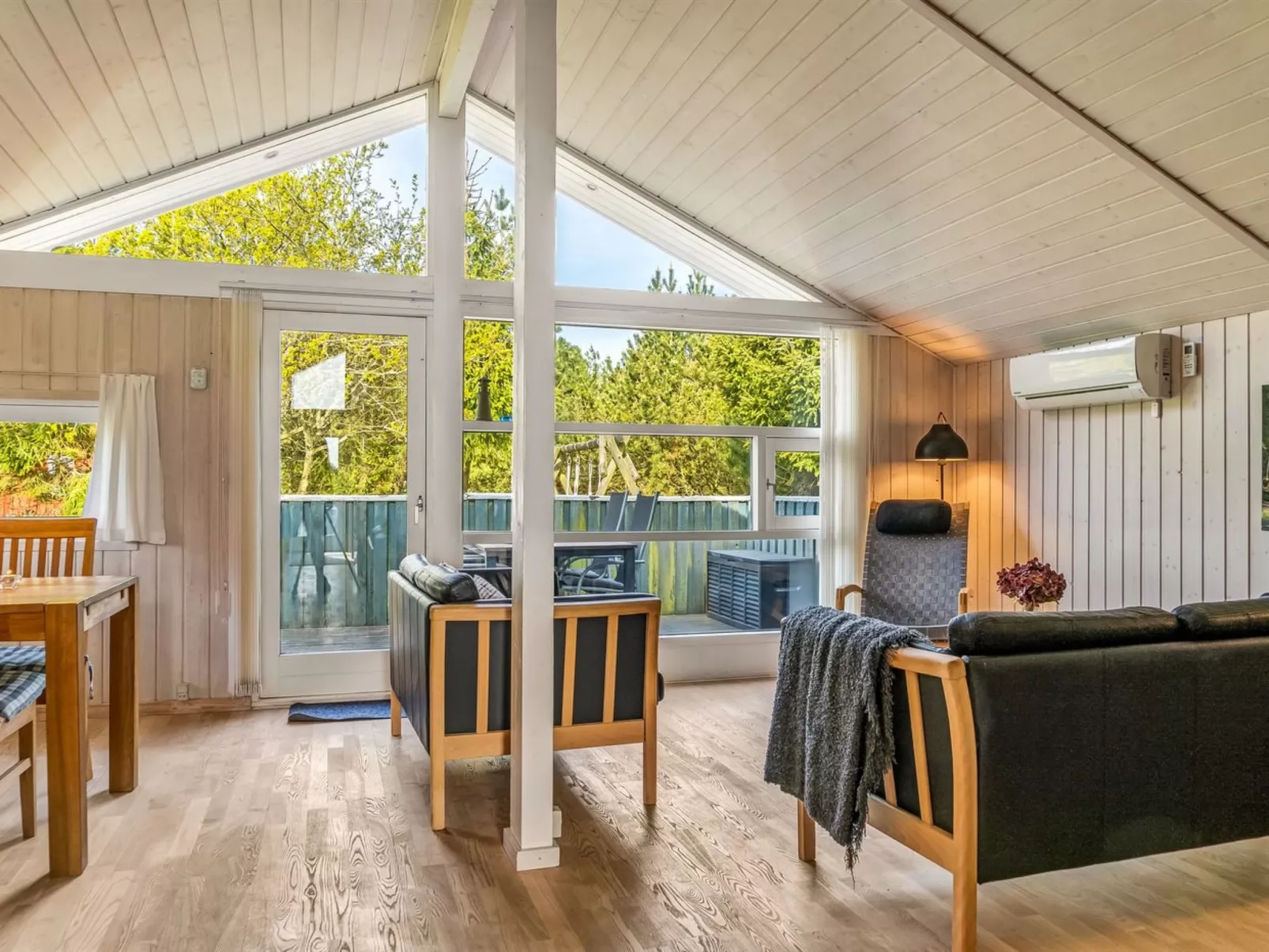 "Josef" - 1.2km from the sea - Binnen