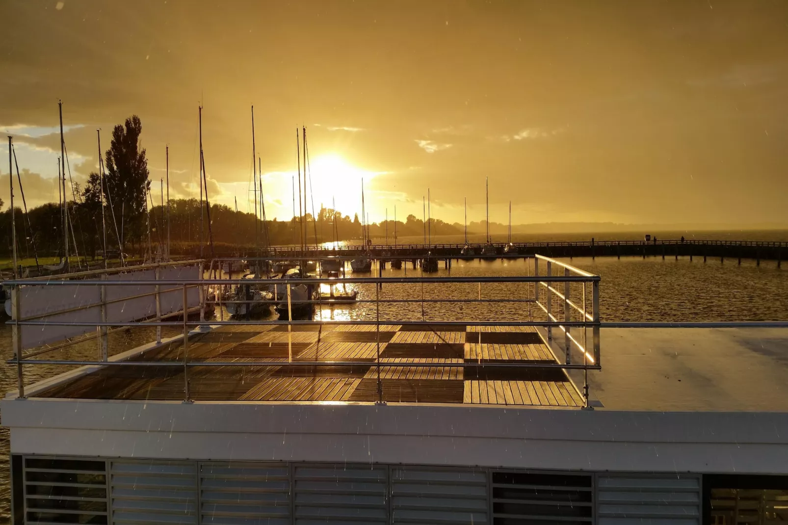 Floating House Rosi - Uitzicht zomer