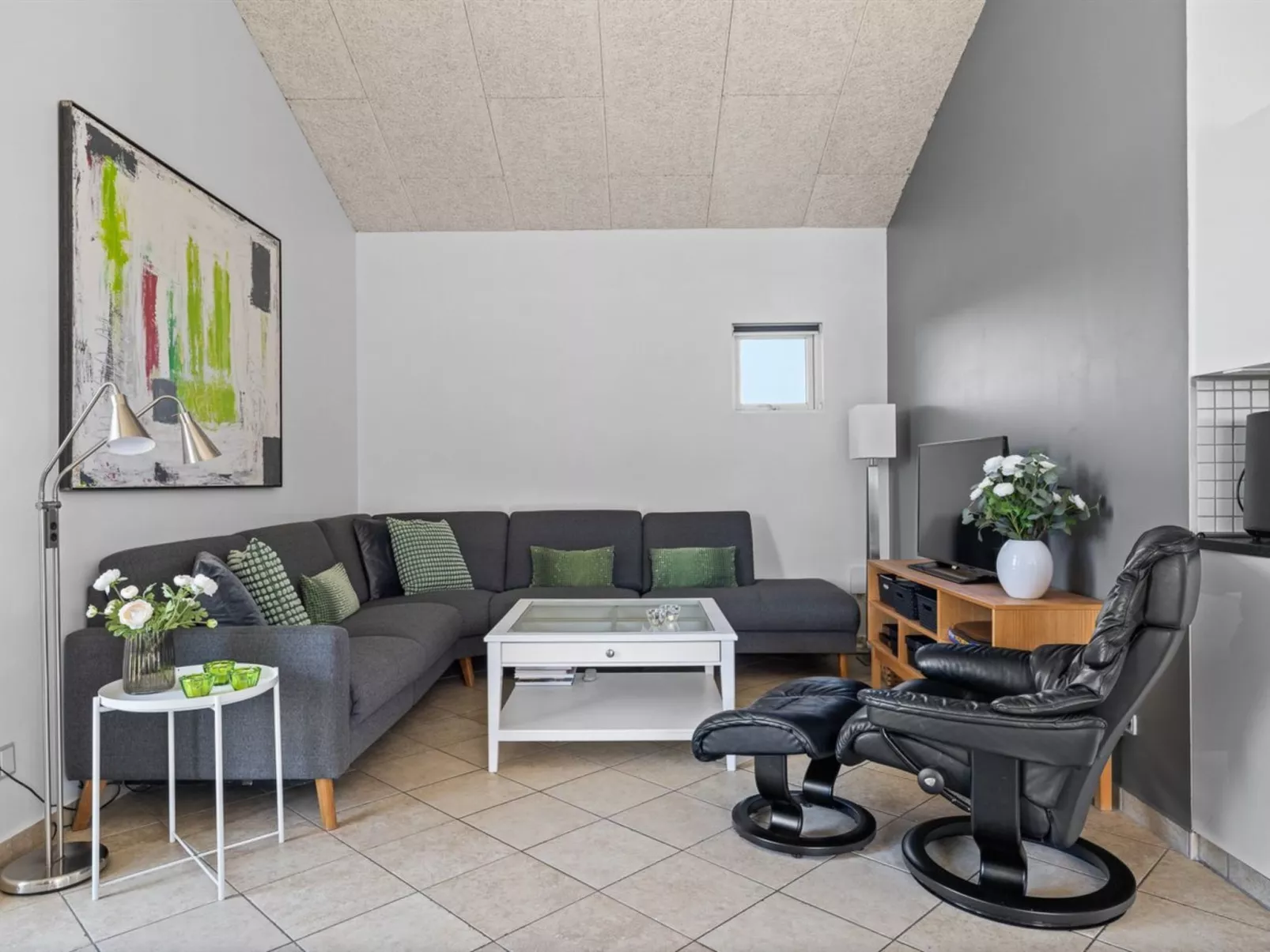 "Mildred" - 400m from the sea - Binnen