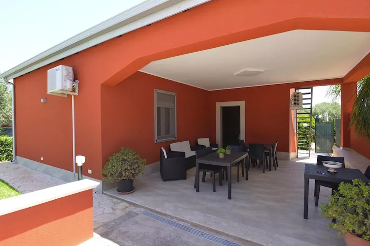 Holiday home Floridia-Villa Lucia mit Privatpool-Terras