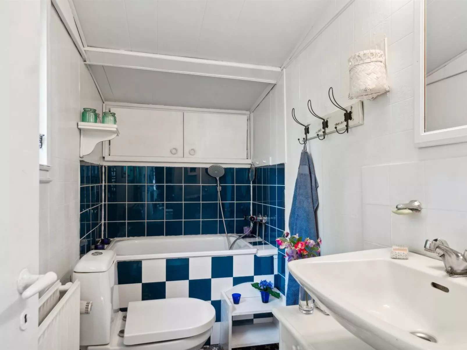 "Vesa" - 2.4km from the sea - Binnen