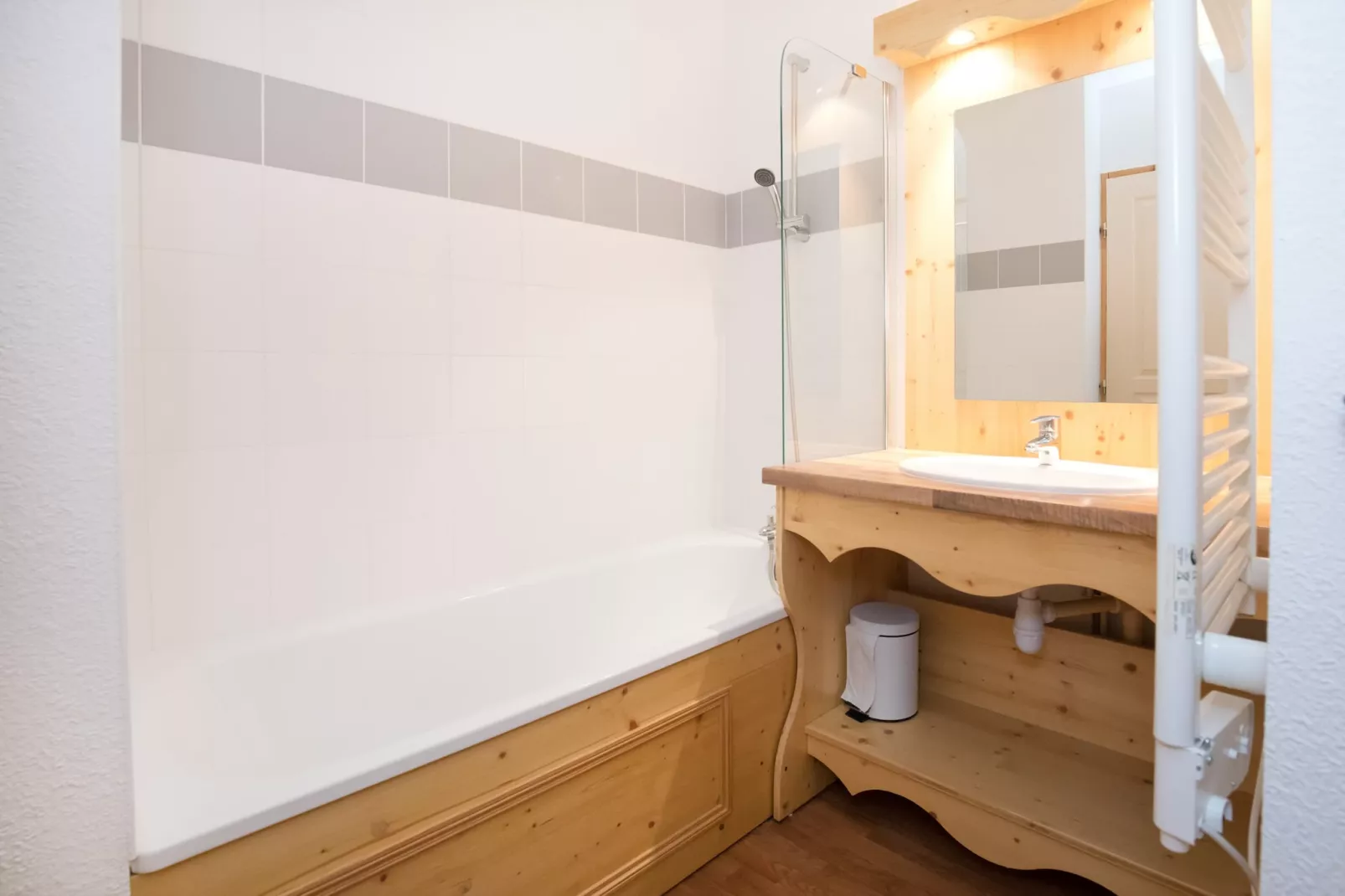 Hameau 8 301 - SPA & PISCINE studio 2 pers. - Badkamer