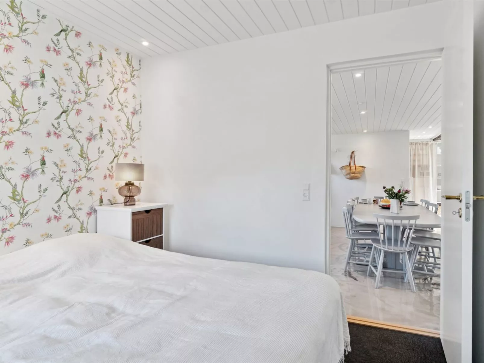 "Thrym" - 2.5km from the sea - Binnen