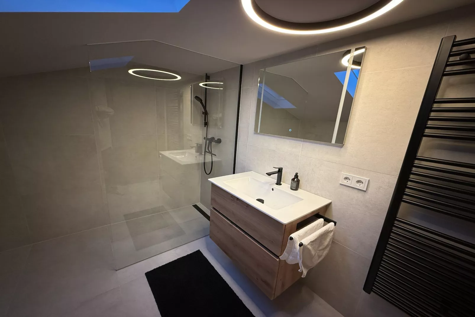 Alpenchalet Berggold-Badkamer