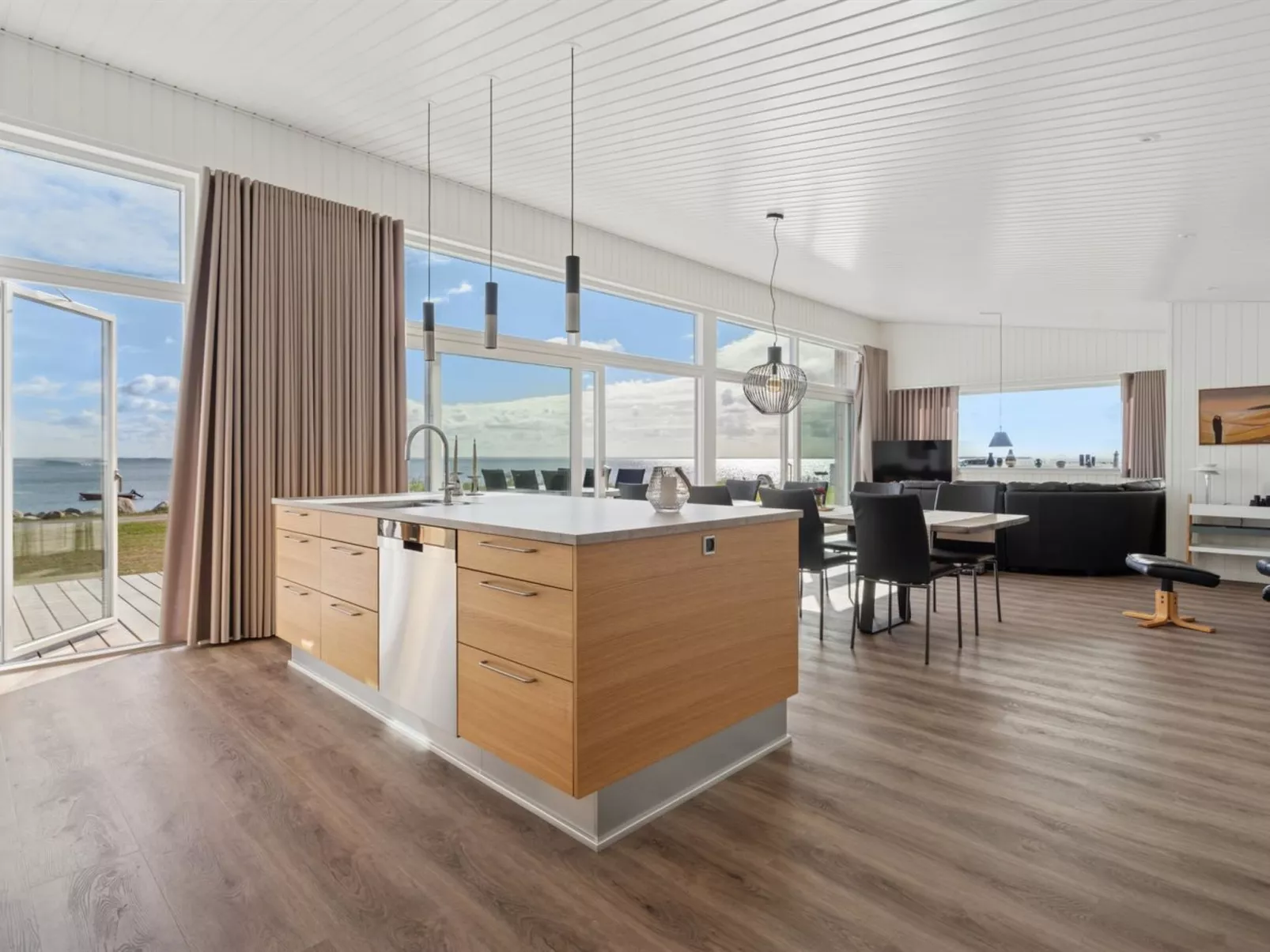 "Eljas" - 10m from the sea-Binnen