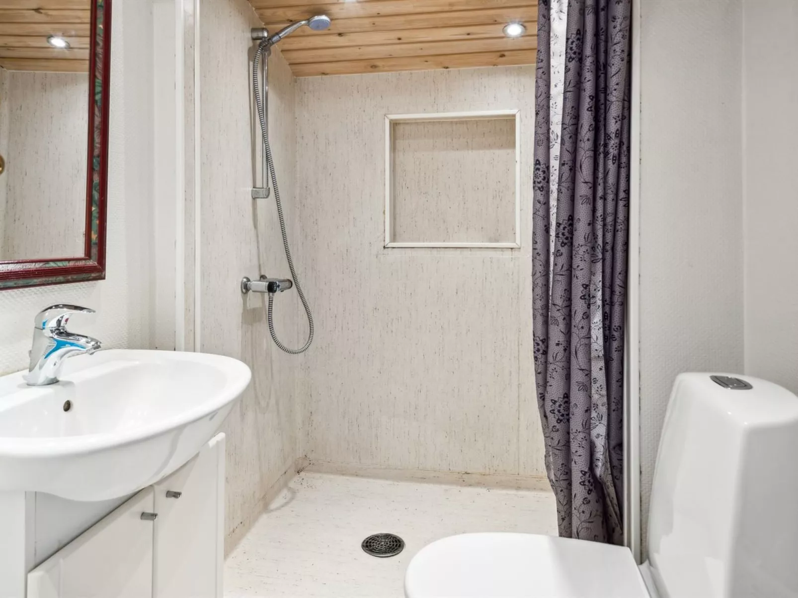 "Ilwith" - 400m from the sea-Binnen