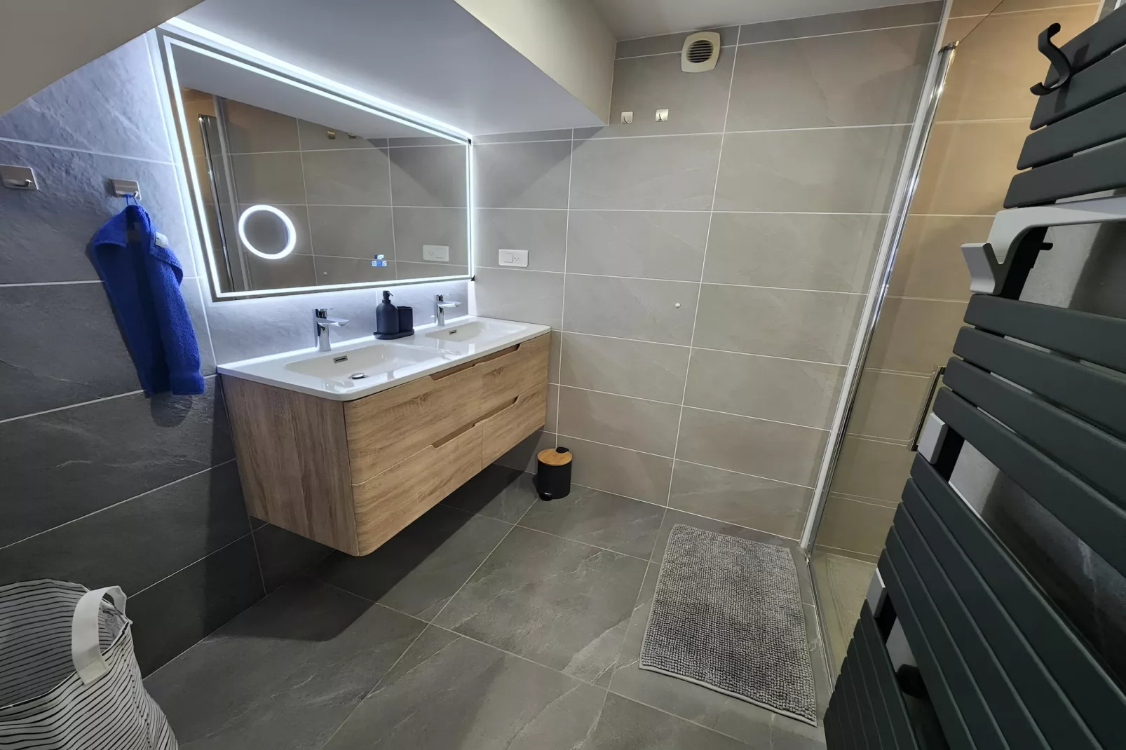 Maison de ville avec terrasse/jardin Guerlesquin-Badkamer