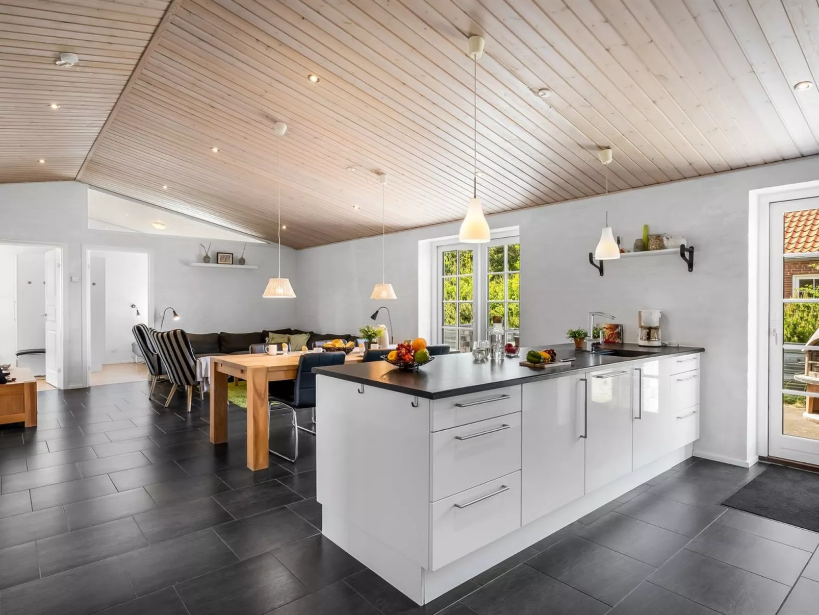 "Merit" - 3.2km from the sea - Binnen