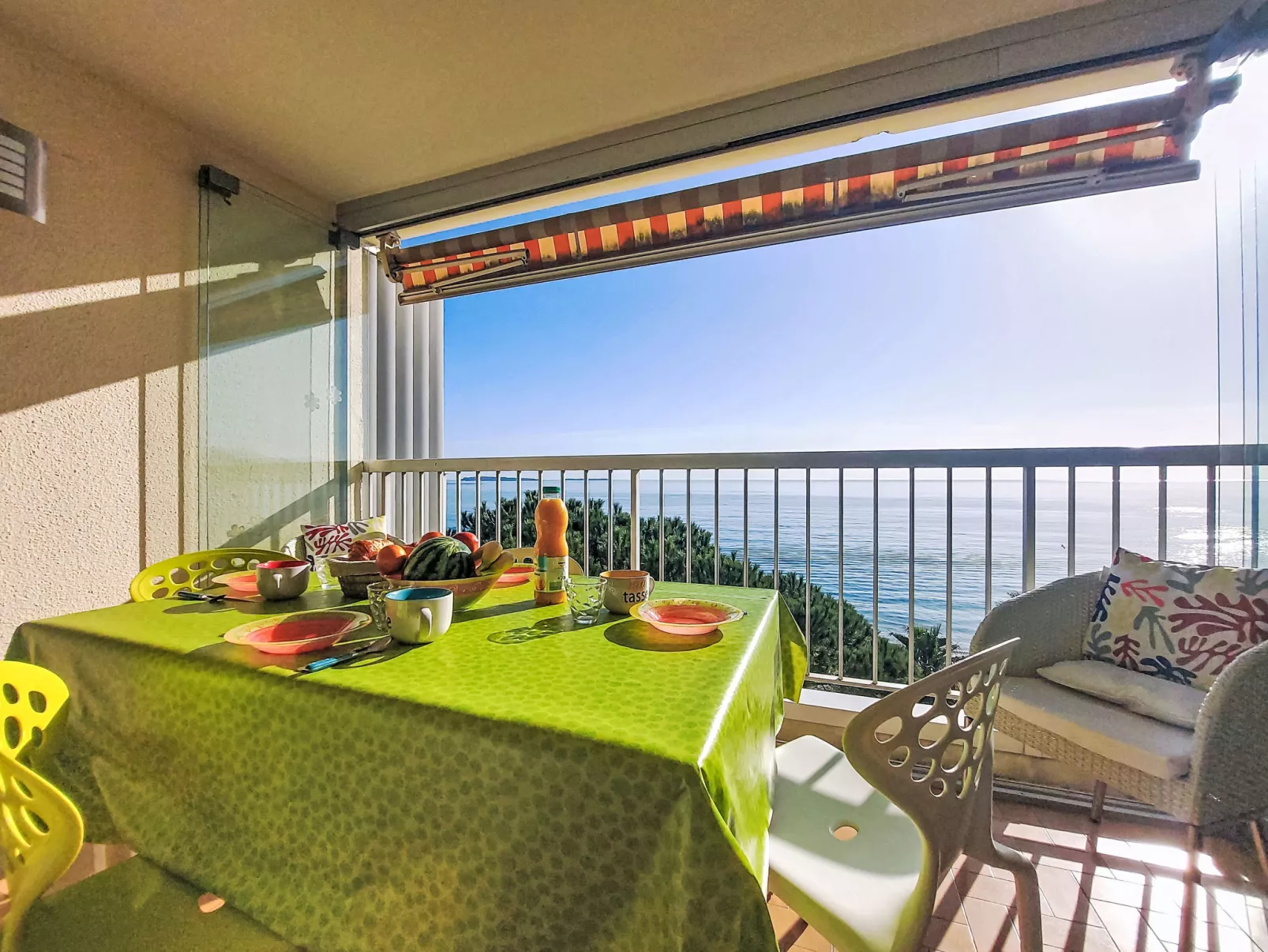 Cannes Midi - Buiten