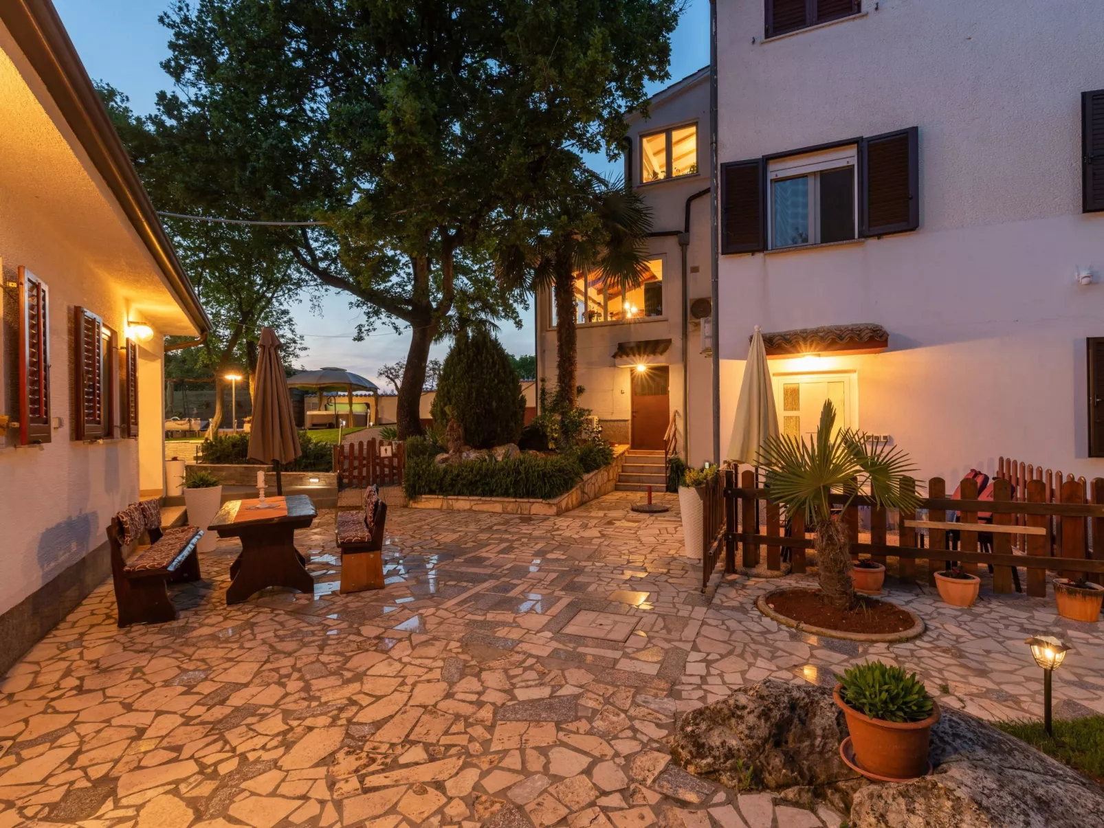 Haus Garden - Buiten