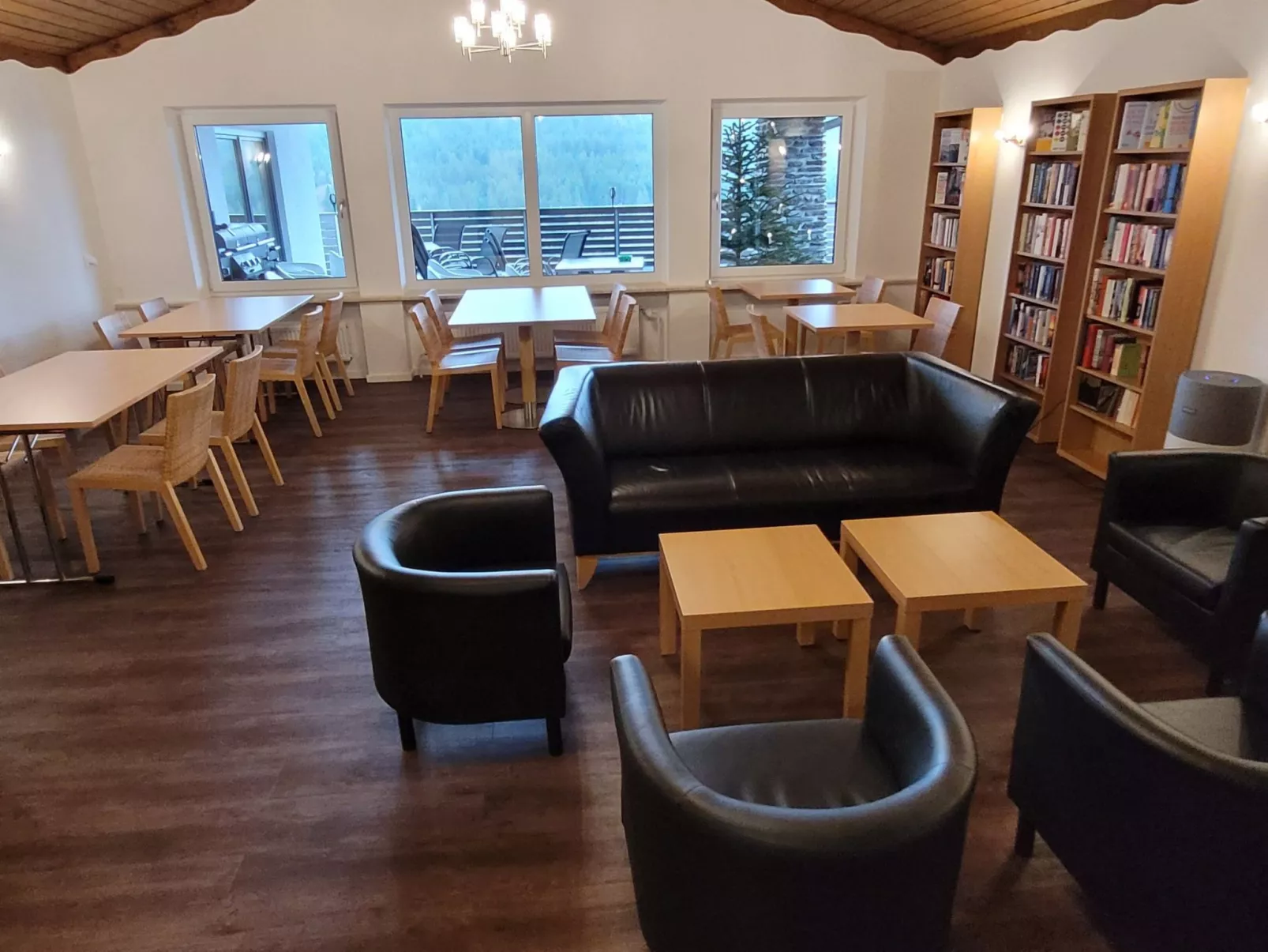 BayVista mit Balkon und Bergblick - Image-tags.info