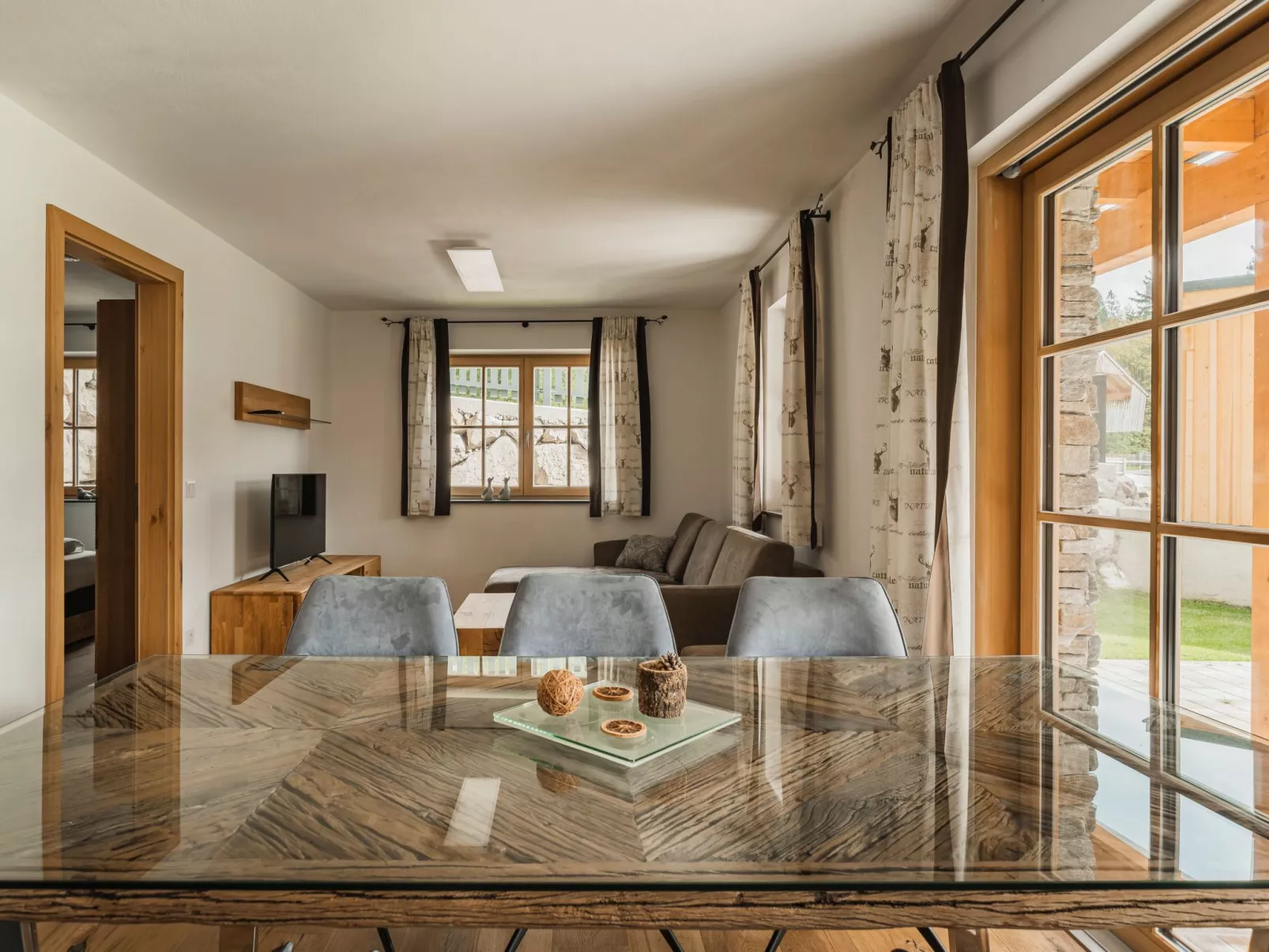 In Rußbach Am Pass Gschütt mit Garten, Terrasse und Grill - Image-tags.info