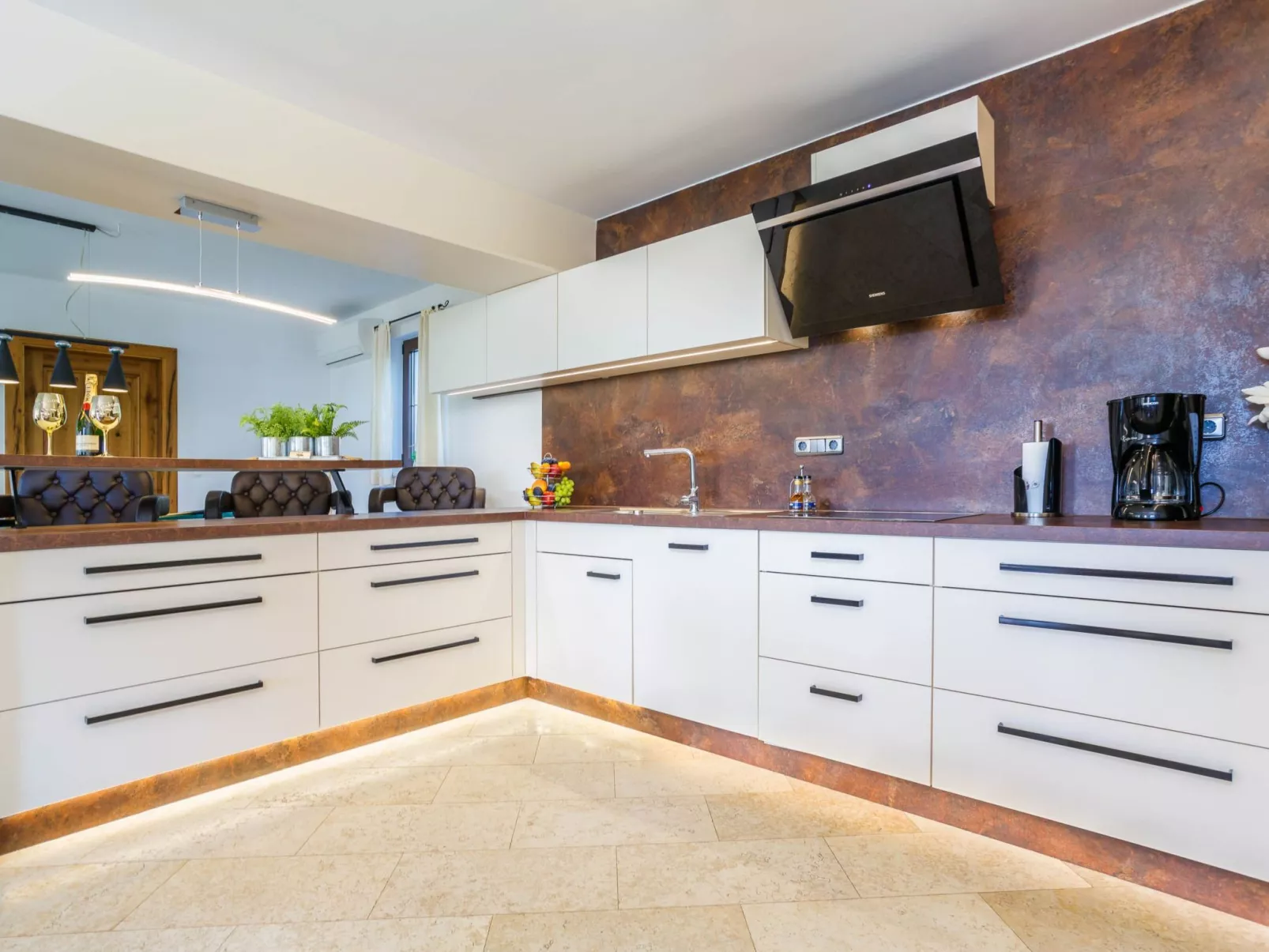 Villa Kamenica  im mediterranen Stil mit Innen- und Außenpool - Image-tags.info