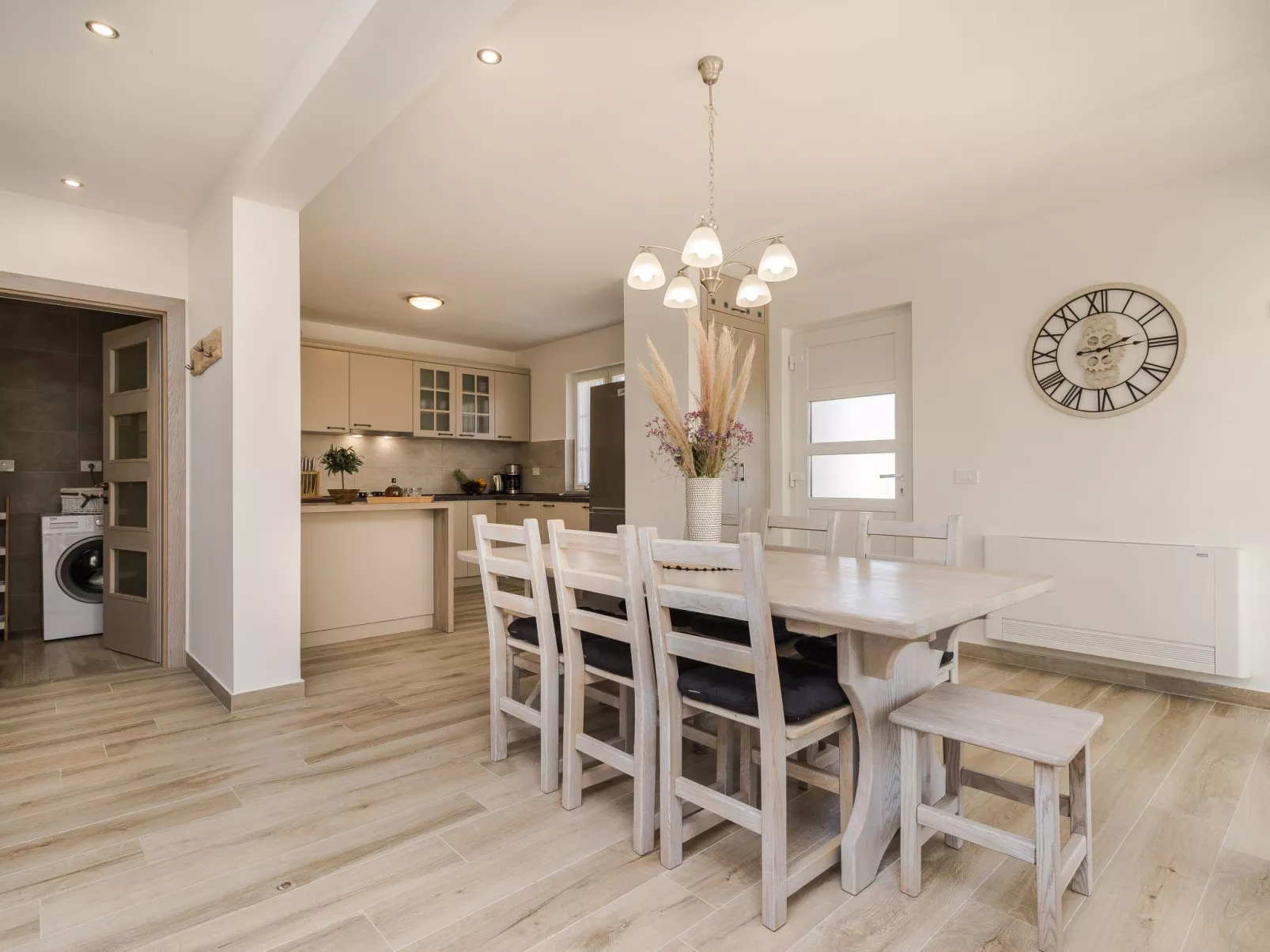 Neue Steinvilla mit beheiztem Pool in Strandnähe - Image-tags.info