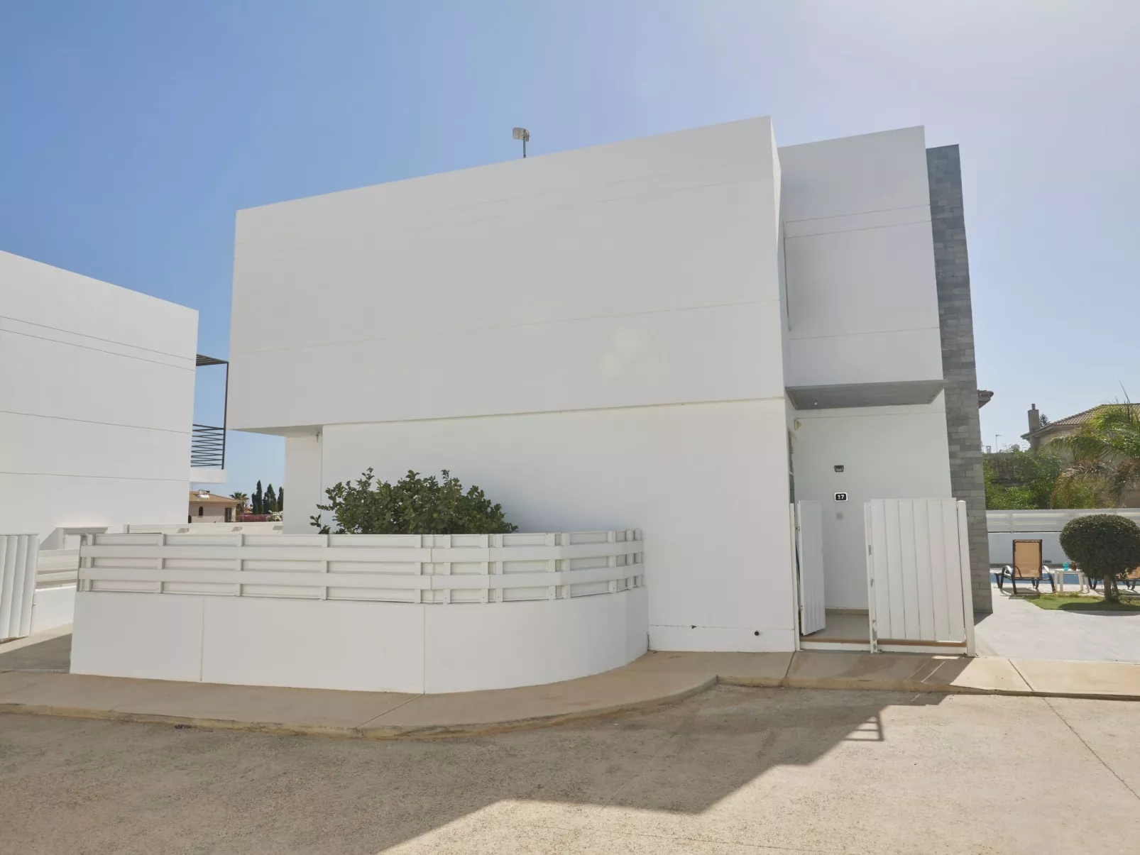 Villa Pearl PE17 in Paralimni mit privatem Parkplatz - Image-tags.info