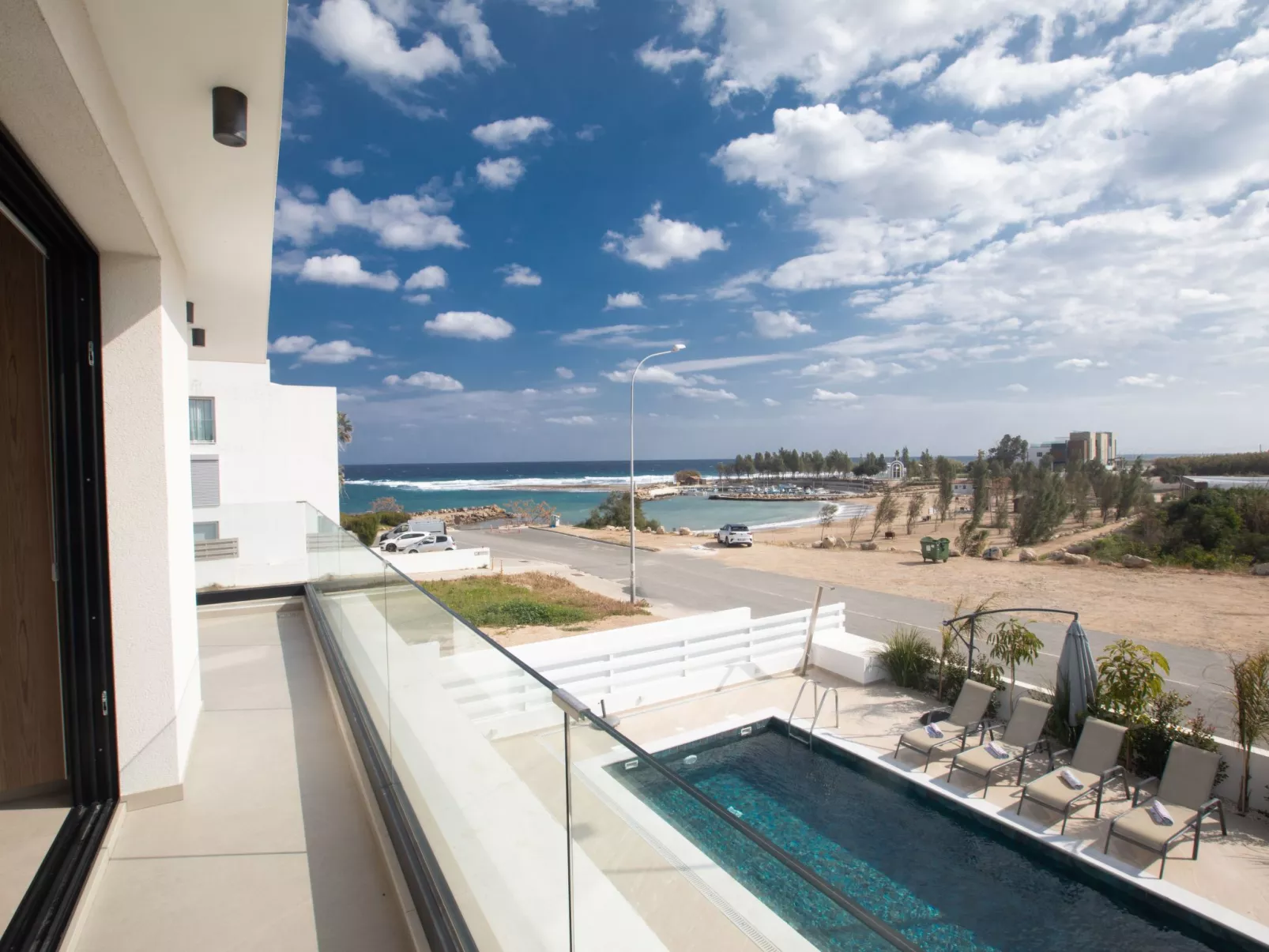 Haus in Paralimni mit Doppelveranda - Image-tags.info