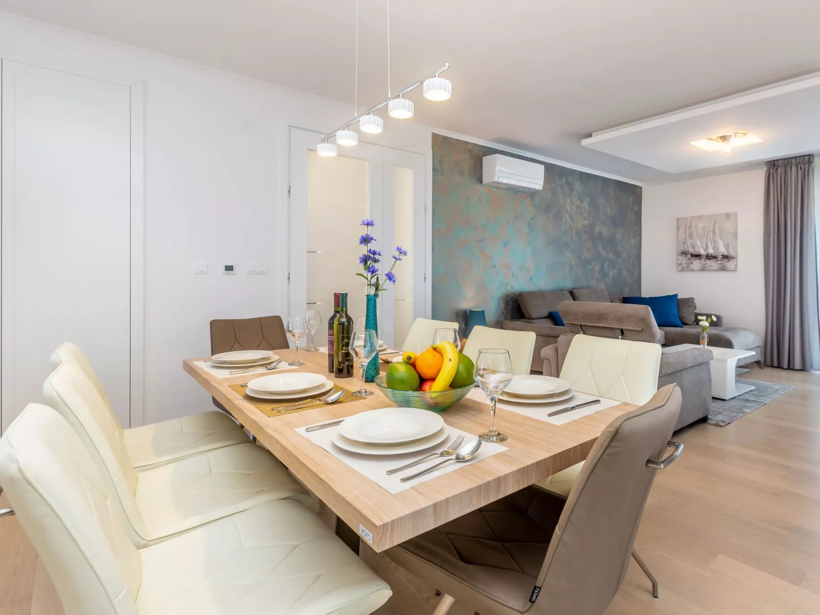 Schöne Villa in einer ruhigen Umgebung mit Pool - Image-tags.info