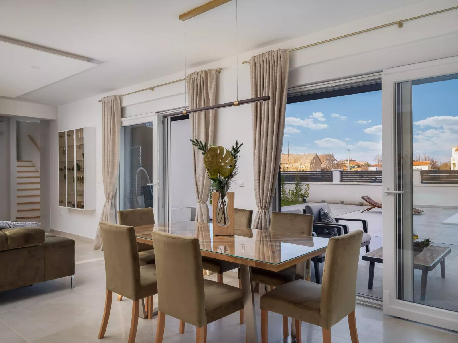 Villa in Strandnähe, Pool, Kinderspielplatz - Image-tags.info