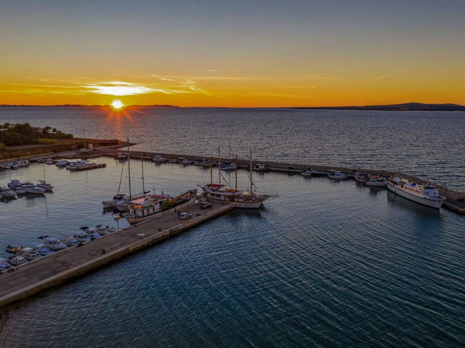 Villa mit beheiztem Pool, schöne Aussicht, Strandnähe - Image-tags.info