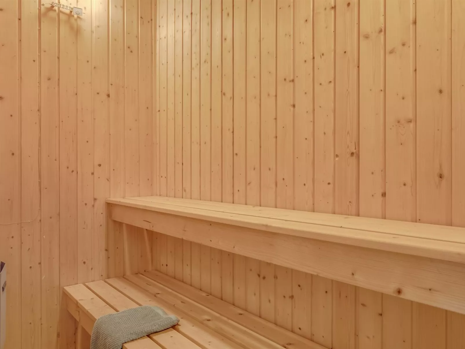 "Elnur" - 200m to the fjord - Binnen